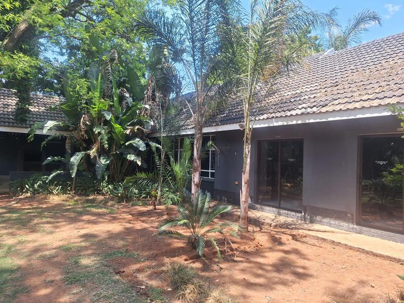 6 Bedroom Property for Sale in Stilfontein North West